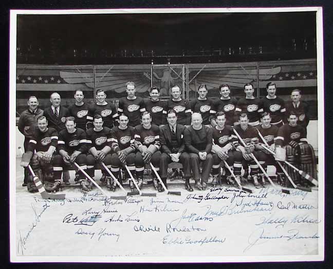 1936-37 Detroit Red Wings Stanley Cup Championship Hockey Team Signed Photo – JSA - Photo 1